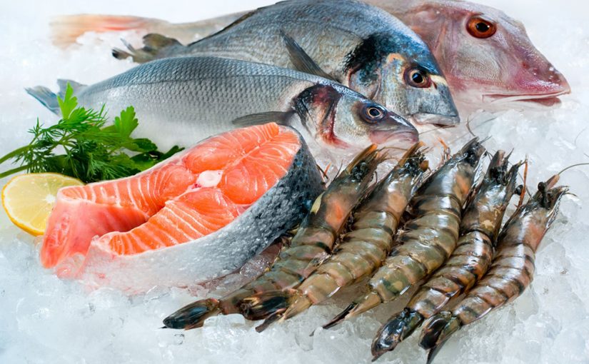 Nên ăn hải sản nuôi hay tự nhiên?
